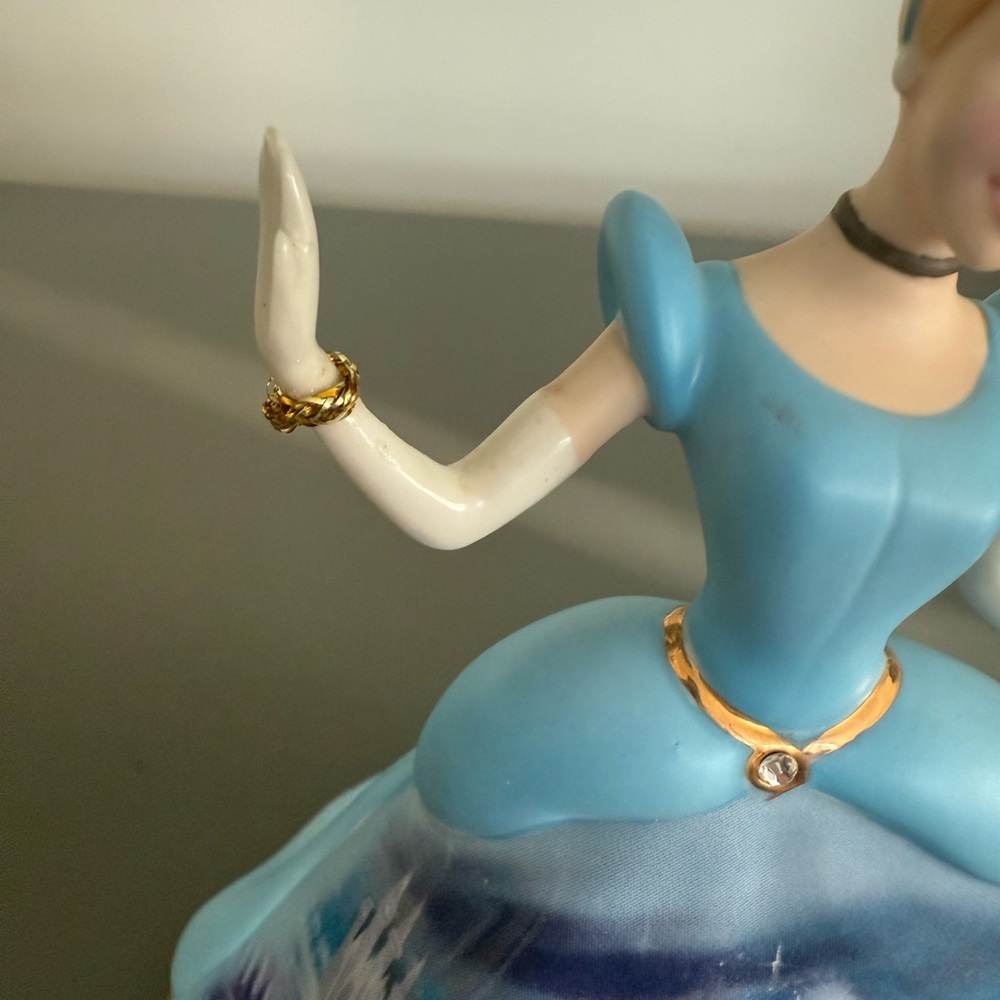 Disney Princess Dreams and dresses bells. Happily ever after & forever by Bradex - Picture 4 of 5